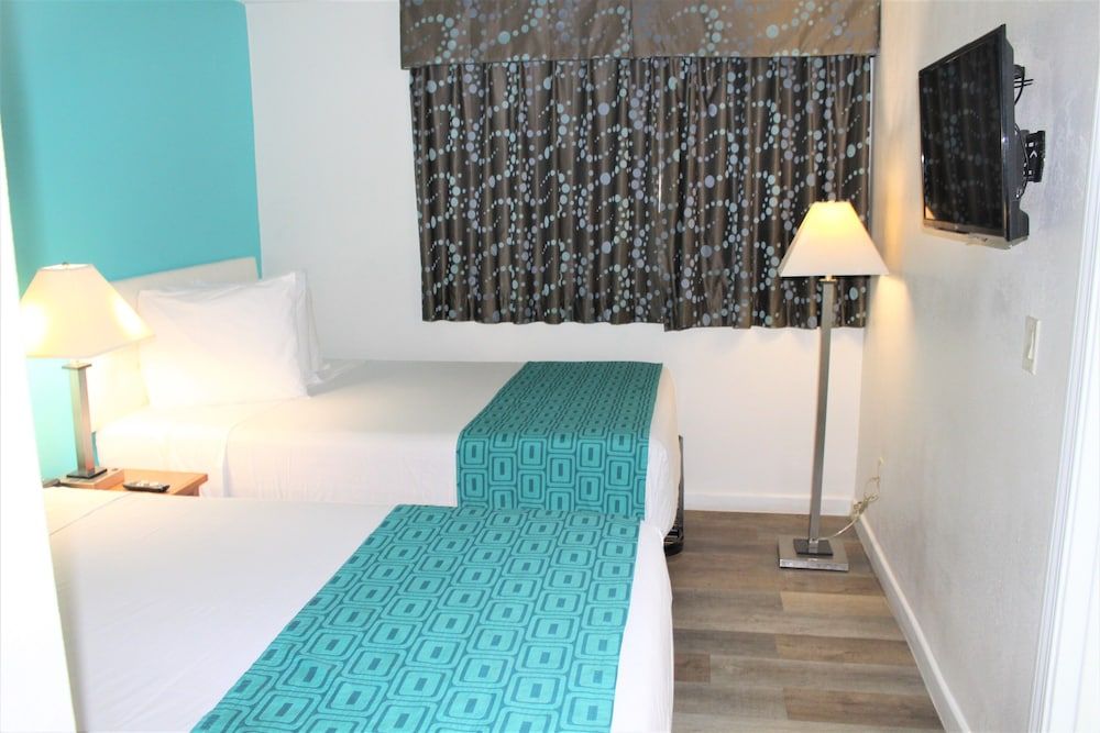 Howard Johnson Suites by Wyndham San Diego Chula Vista/BayFt Studio Suite, Two Double Beds with Sofa bed, Non Smoking 8