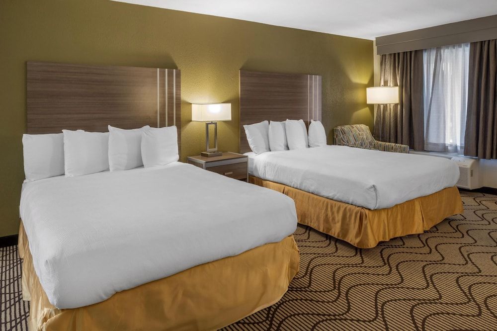 Standard Room, 2 Queen Beds, Non Smoking, Jetted Tub