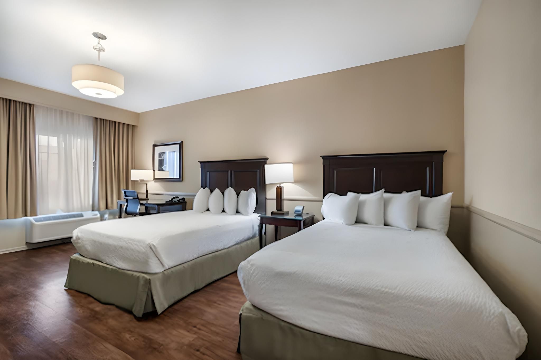 Accessible - 2 Queen,Mobility Accessible,Bathtub,Non Smoking,Full Breakfast