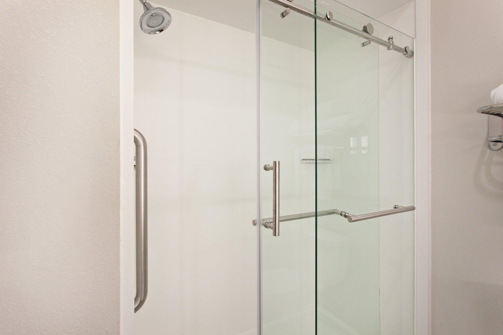 1 King Standard Extra Floor Space