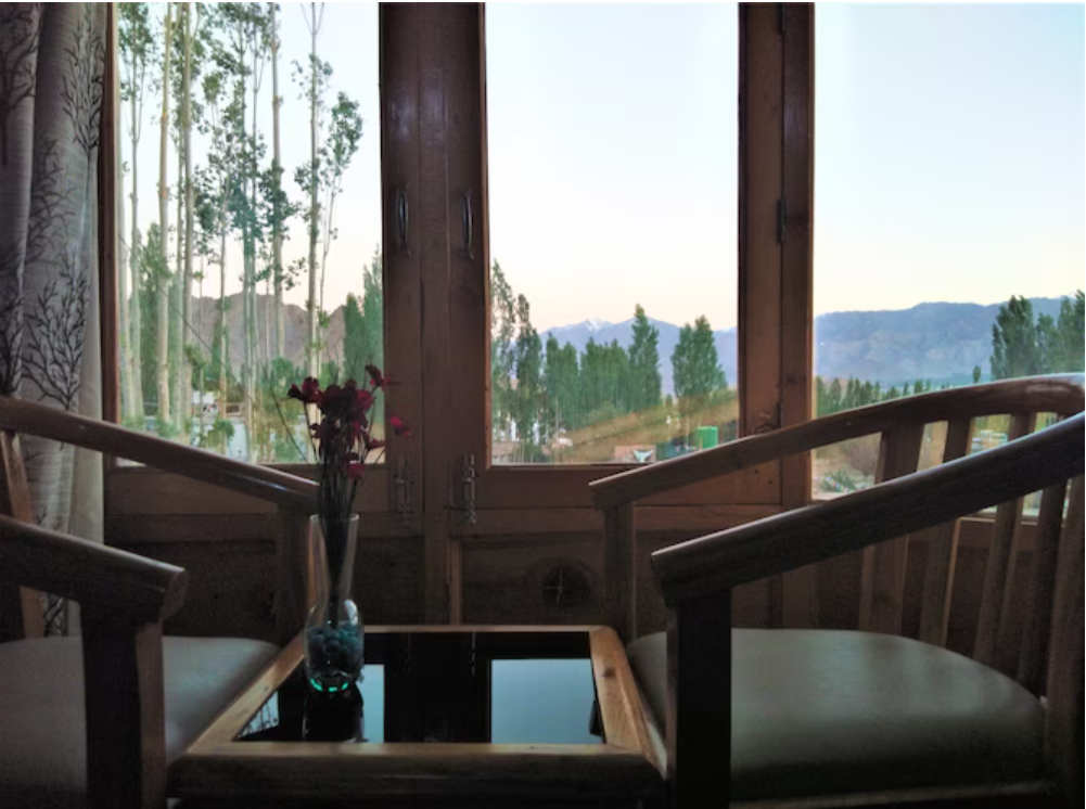 Hotel Royal Holiday DLX M (Deluxe Double or Twin Bed with mountain view) 4