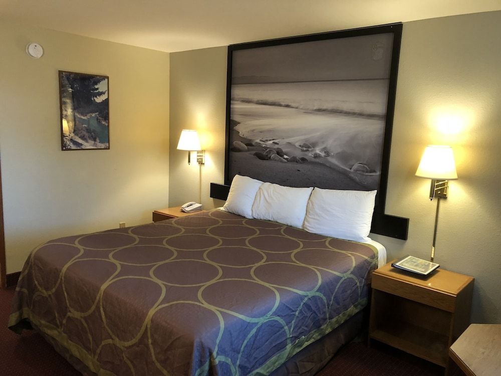 Standard Room, 1 King Bed