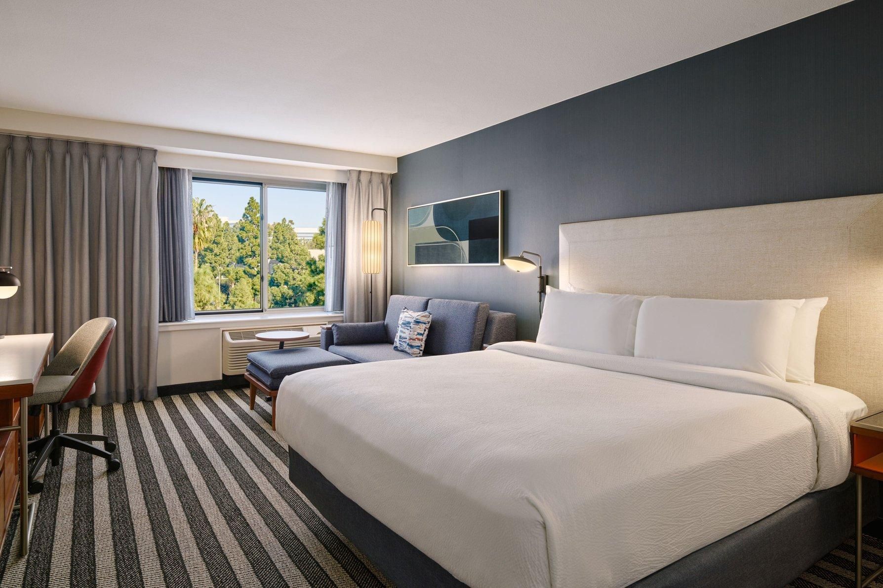 Guest room, 1 King, Sofa bed