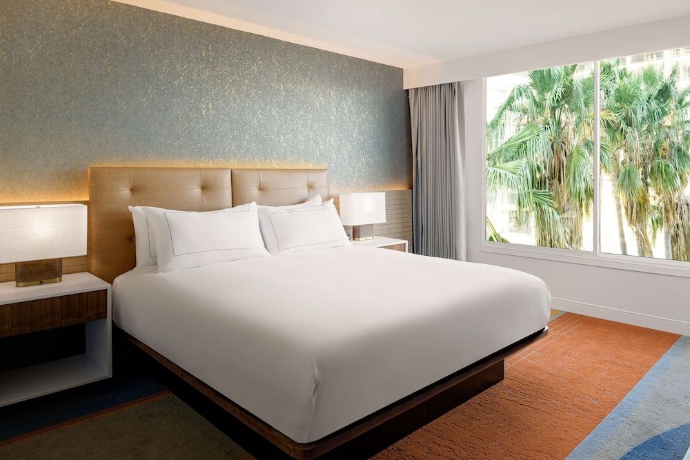 Room, 1 King Bed, Accessible (Mobility)