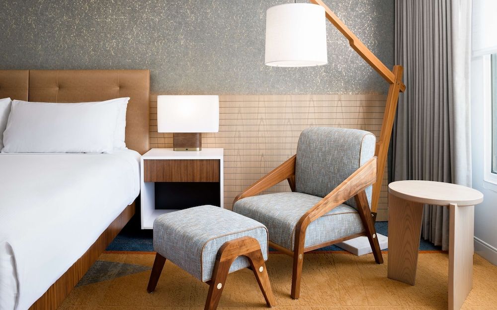 Suite, 1 King Bed (California)