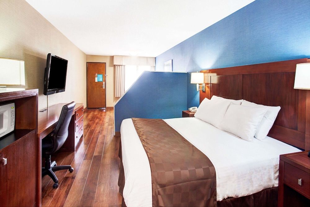 Room, 1 King Bed, Accessible, Non Smoking