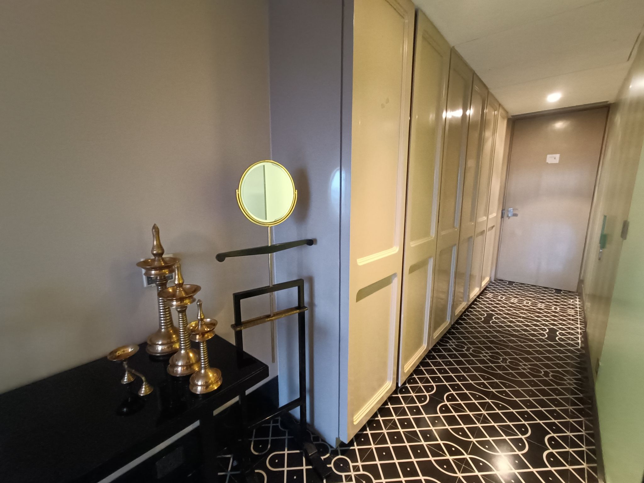 BOULEVARD by Design Hotel  Deluxe King Room Non Smoking 20