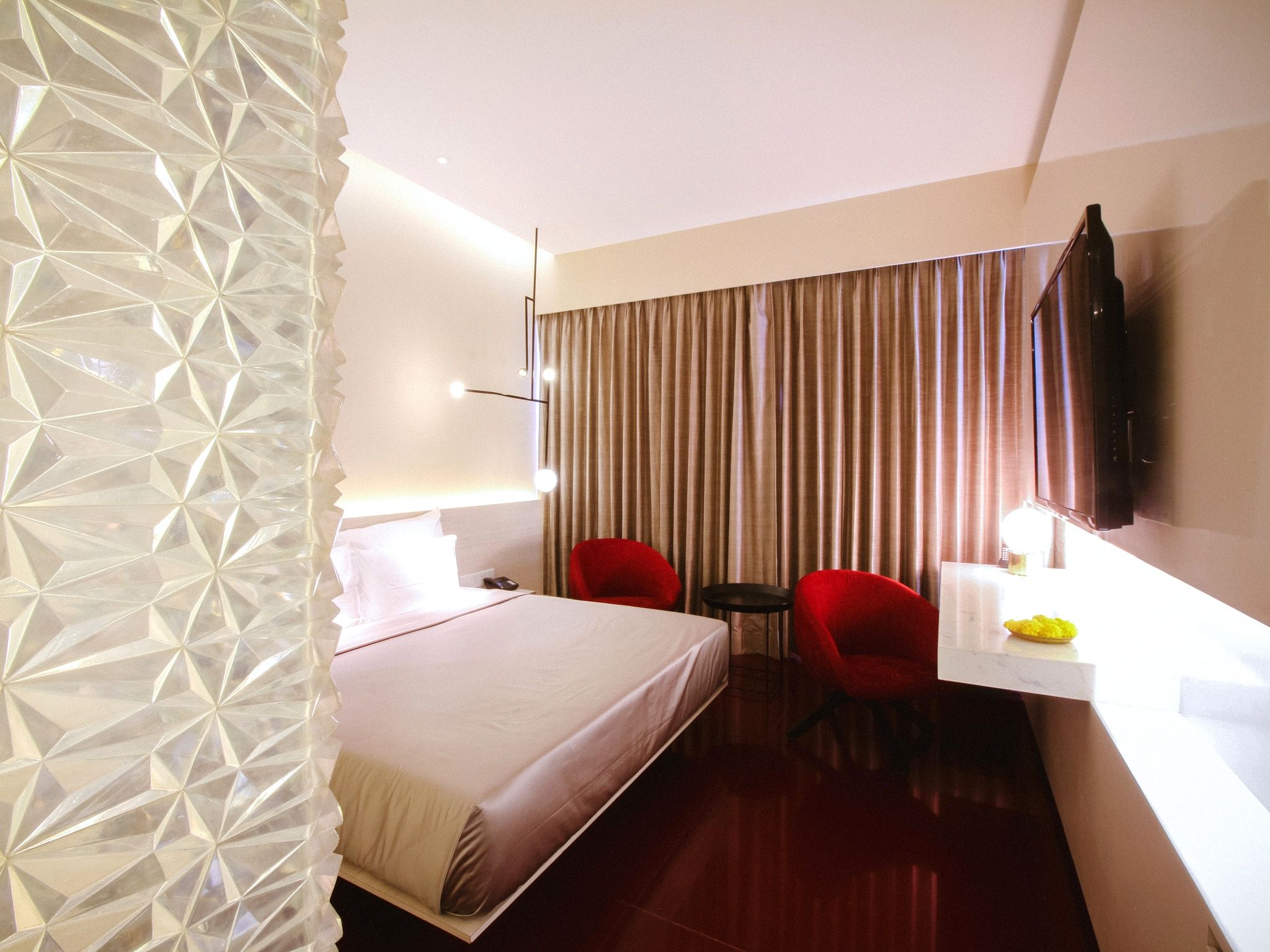 BOULEVARD by Design Hotel  Standard King Room Non Smoking 16