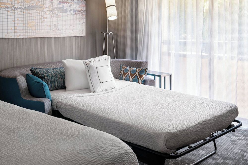 Room, 1 King Bed with Sofa bed, Garden View
