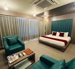 Royal Suite(Unmarried couple is not allowed)