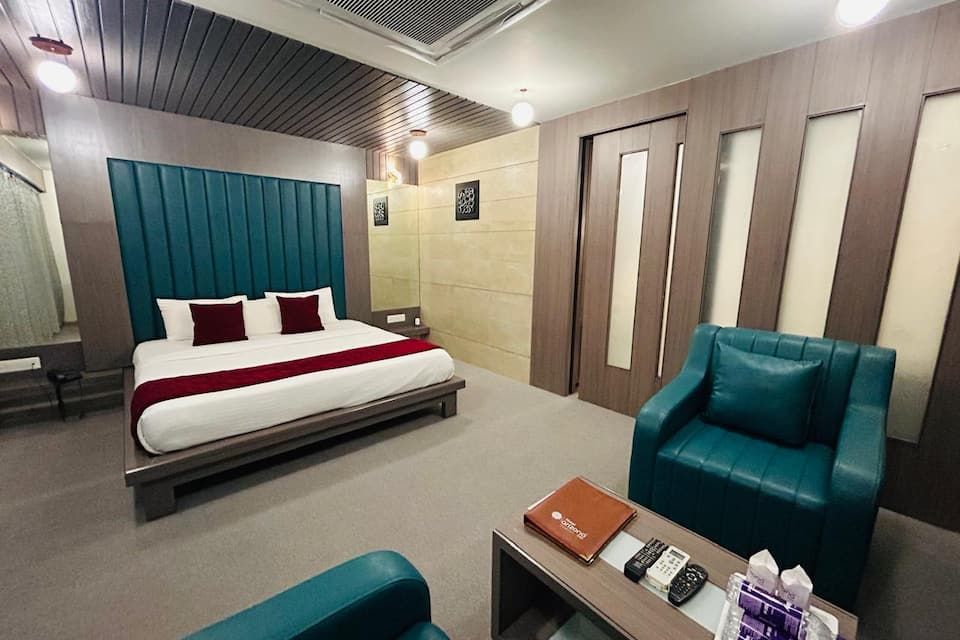 Royal Suite(Unmarried couple is not allowed)