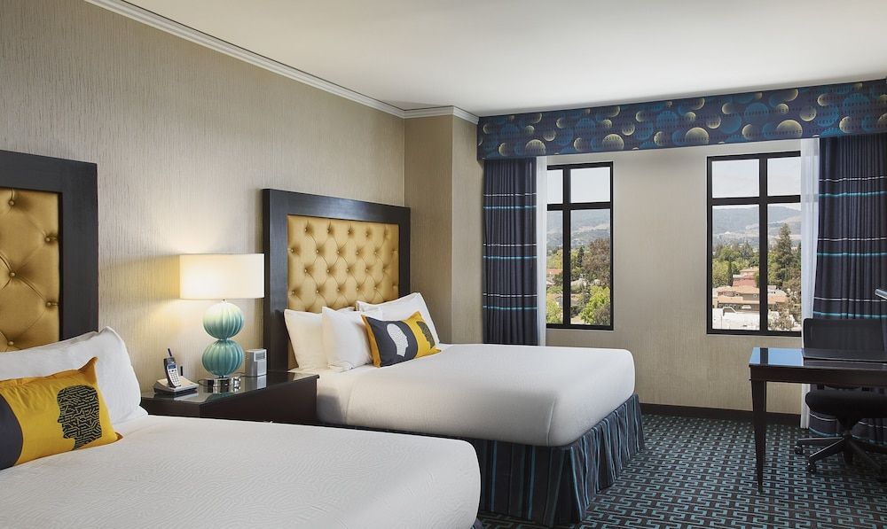 Deluxe Room, 2 Queen Beds, Non Smoking