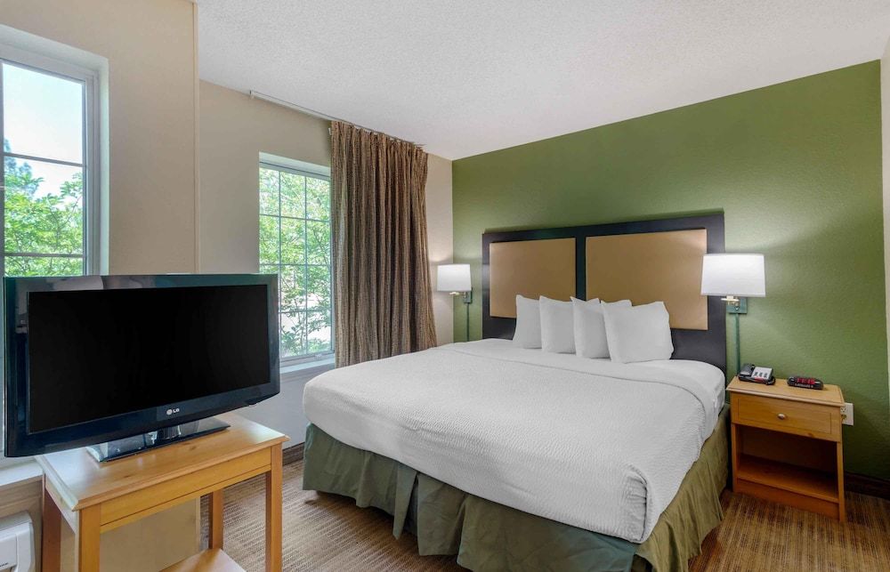Deluxe Studio, 1 King Bed with Sofa bed, Non Smoking