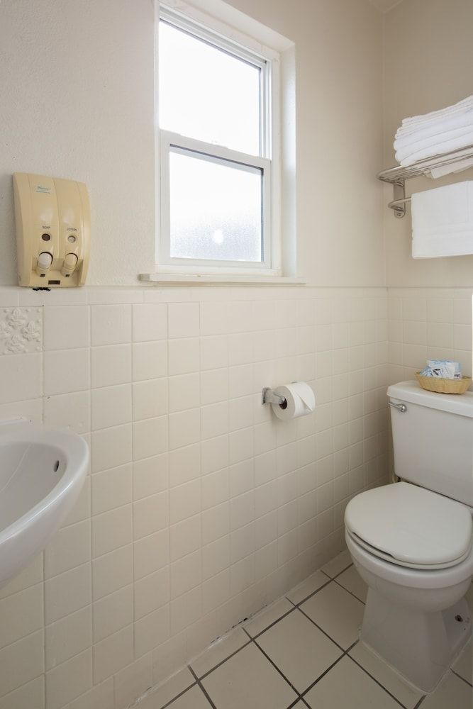 Alpine Inn And Suites Standard Room, 2 Queen Beds 9