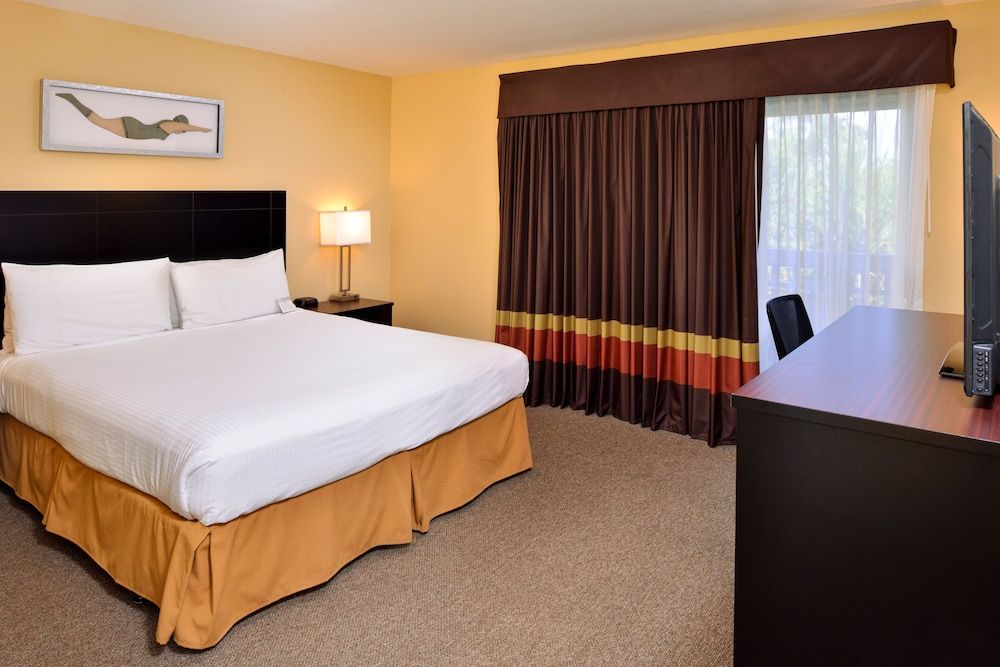 Dana Point Marina Inn Standard Room, 1 King Bed 3