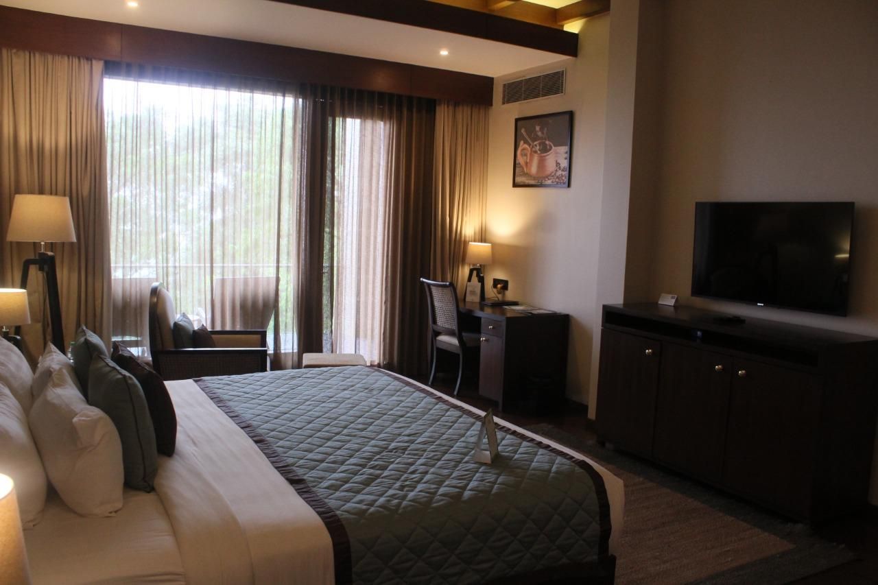 Oak Suite