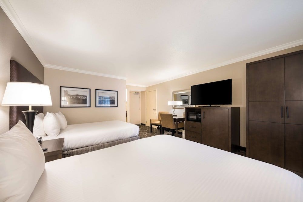 Standard Room, 2 Queen Beds, Non Smoking, Refrigerator & Microwave (Pet Friendly)
