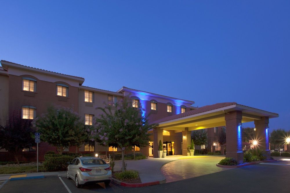 undefined Holiday Inn Express & Suites Davis - University Area by IHG 5