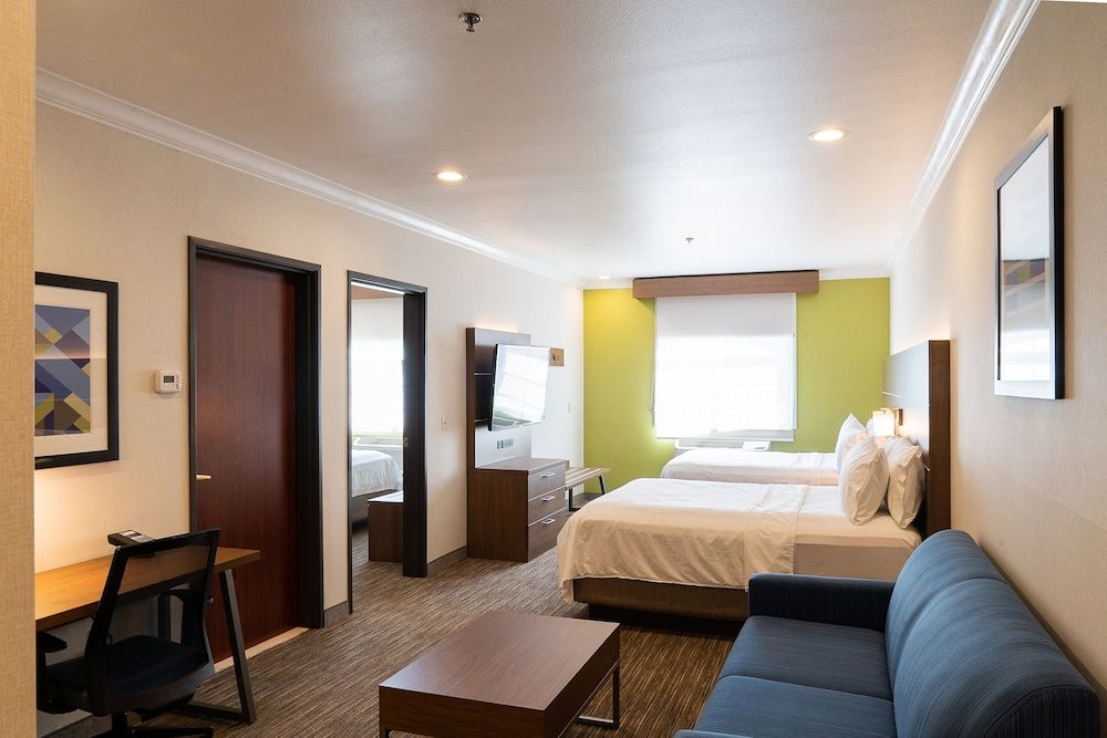 undefined Holiday Inn Express & Suites Davis - University Area by IHG 3