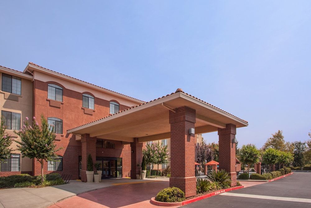 undefined Holiday Inn Express & Suites Davis - University Area by IHG 7