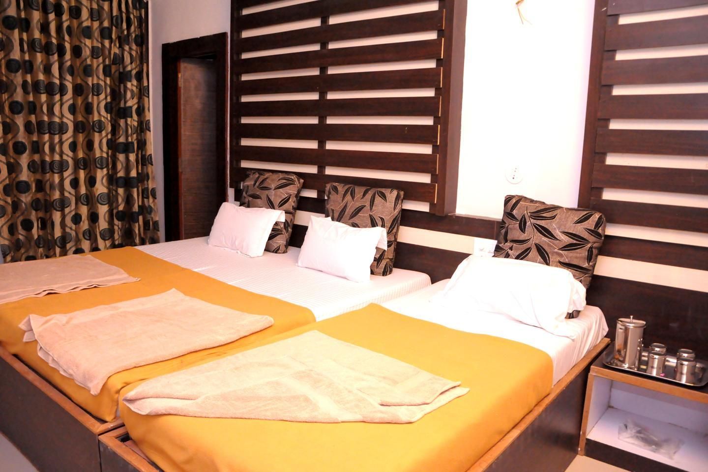 Deluxe Triple AC Room