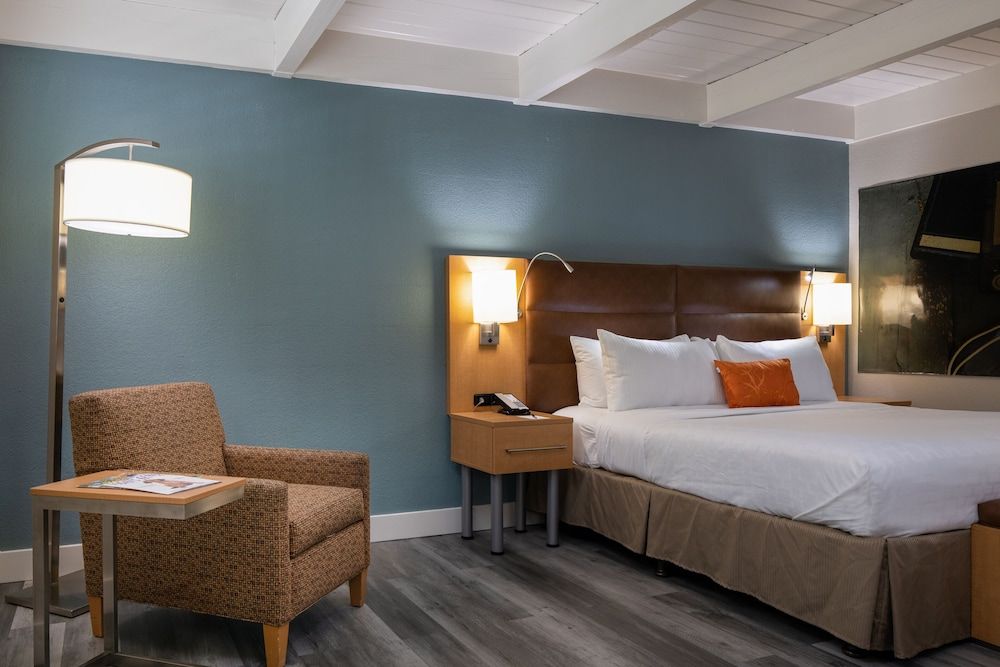 undefined Prodigy Hotel, a Days Inn by Wyndham 7