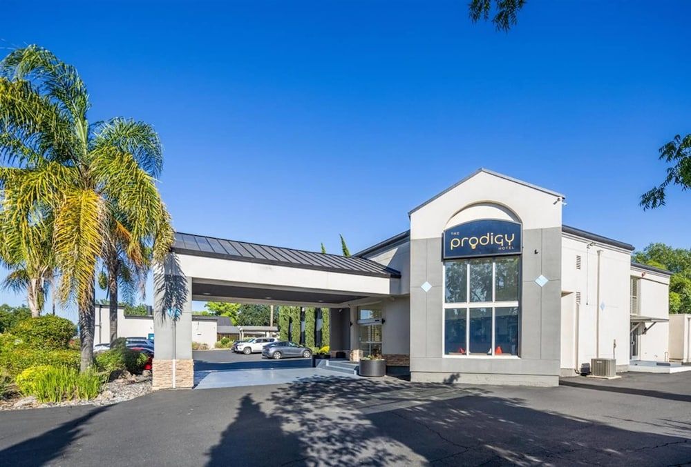 undefined Prodigy Hotel, a Days Inn by Wyndham 5