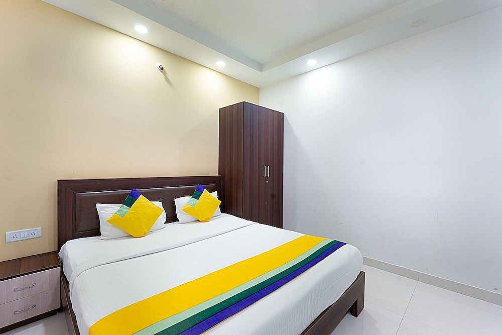Itsy Hotels Worldtree Standard Double Room 11