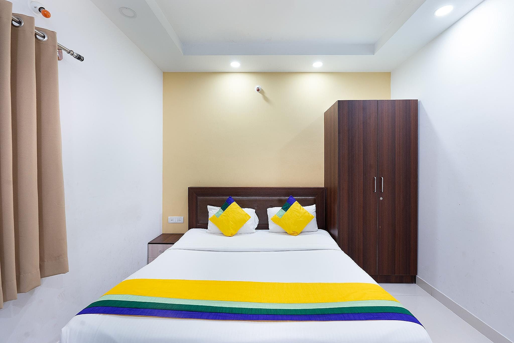 Itsy Hotels Worldtree Standard Double Room 15