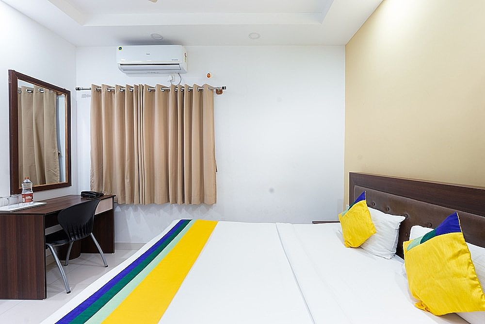 Itsy Hotels Worldtree Standard Double Room 7