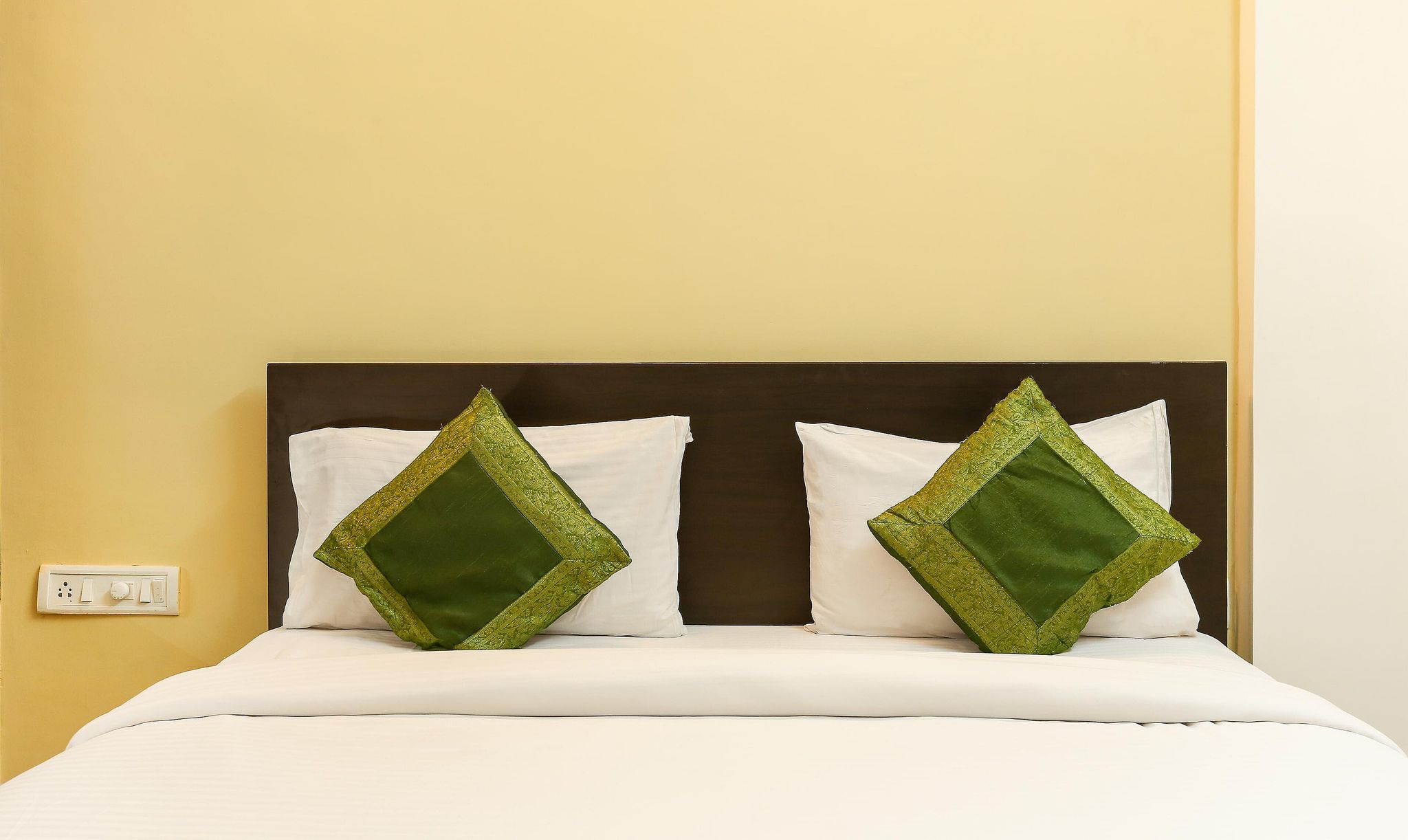 Itsy Hotels Worldtree Standard Double Room 9