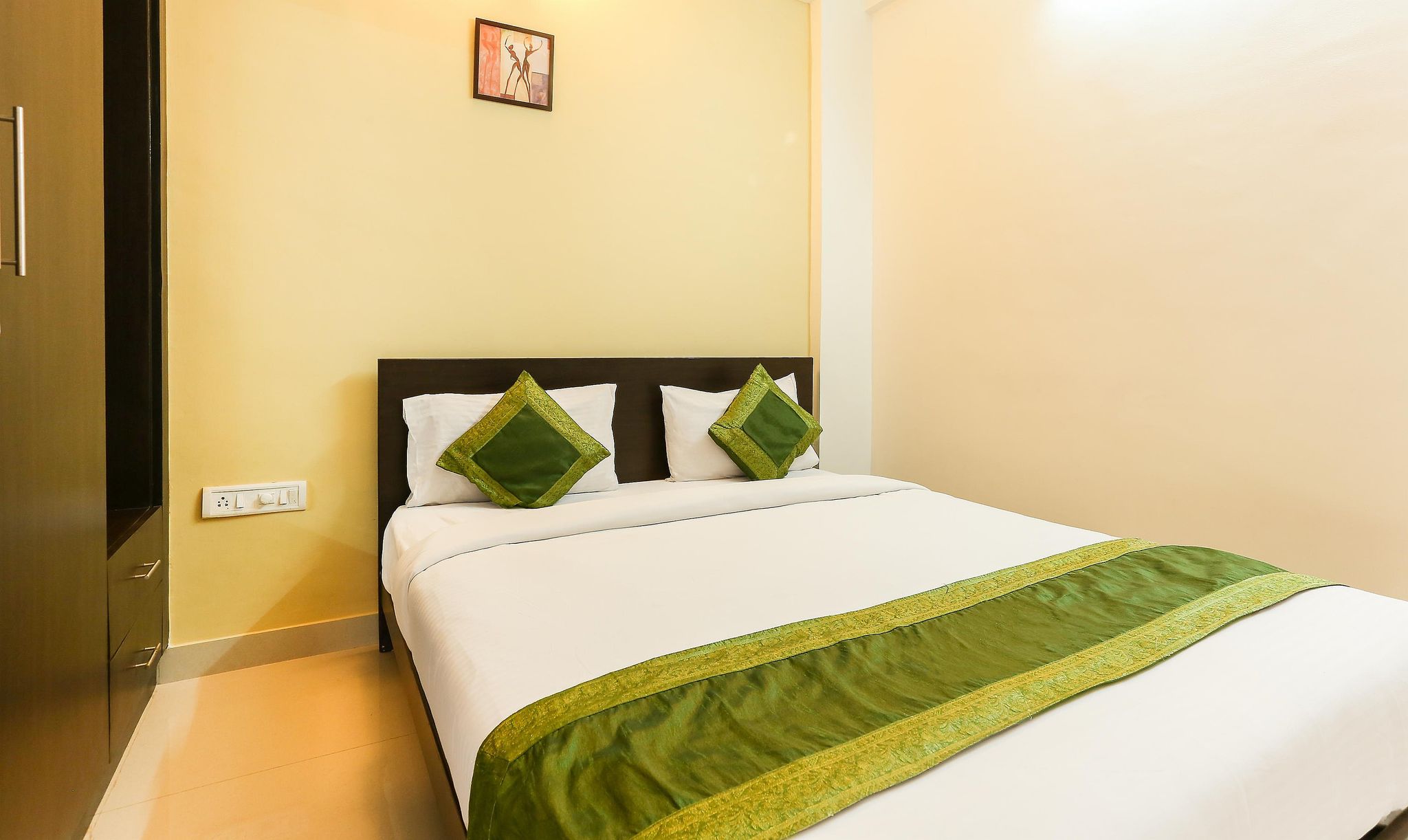 Itsy Hotels Worldtree Standard Double Room 6
