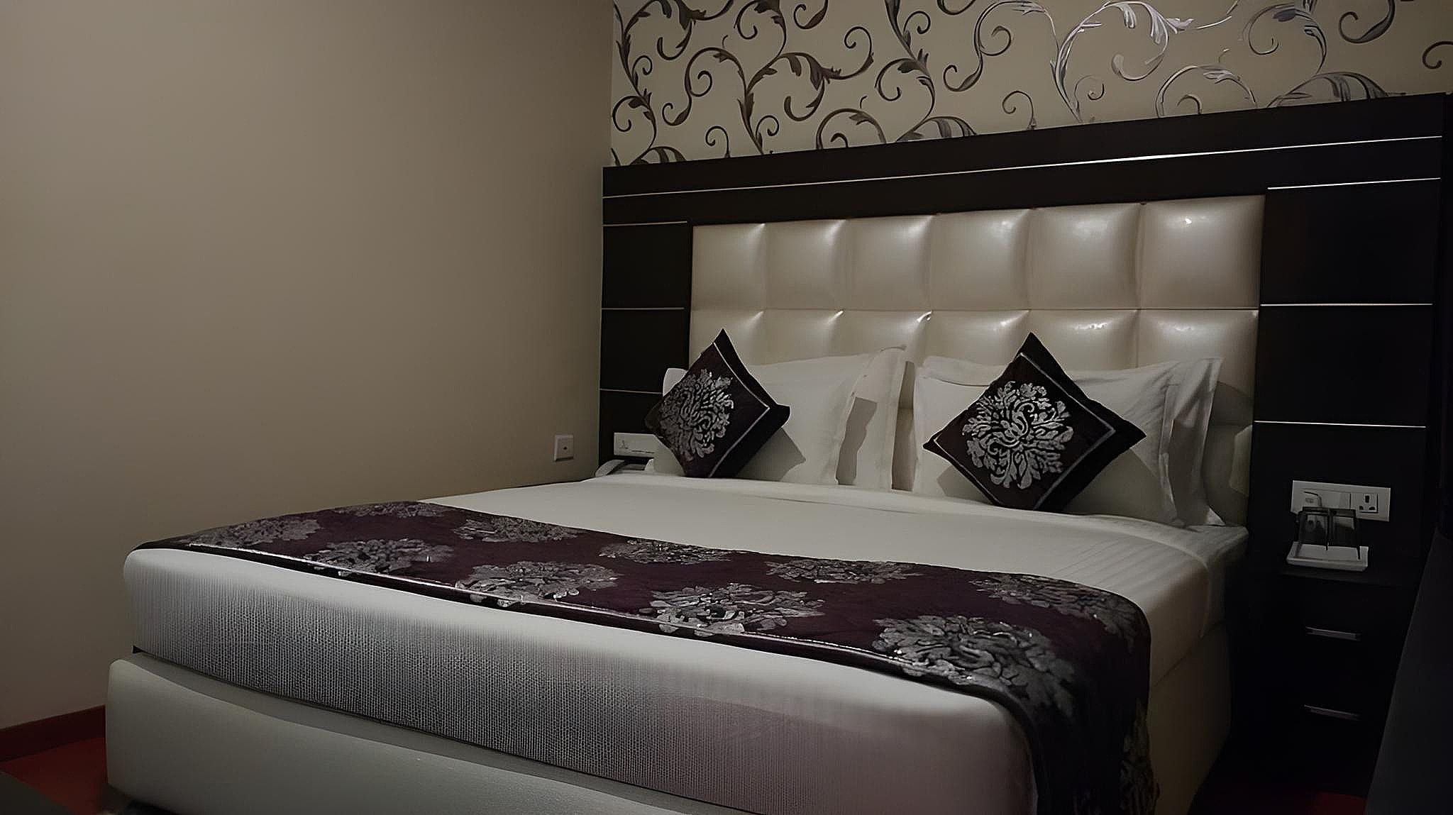 The Revanta Deluxe Room 3