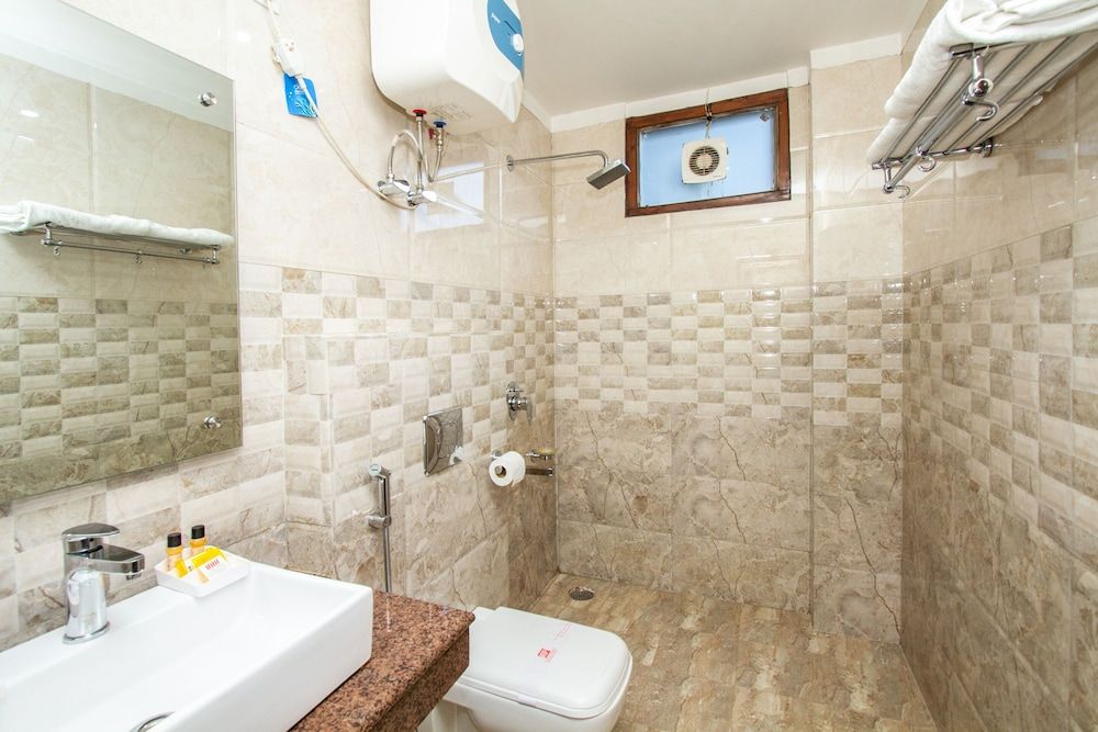 Hotel Hukam's Holiday Home Luxury Room Without Balcony 5