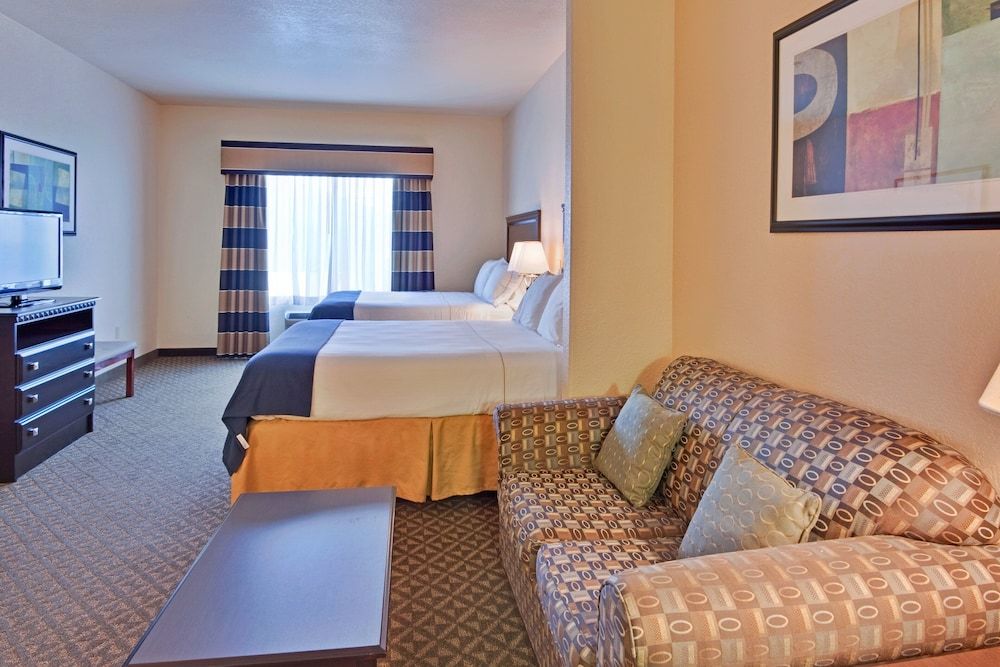 Suite, Multiple Beds