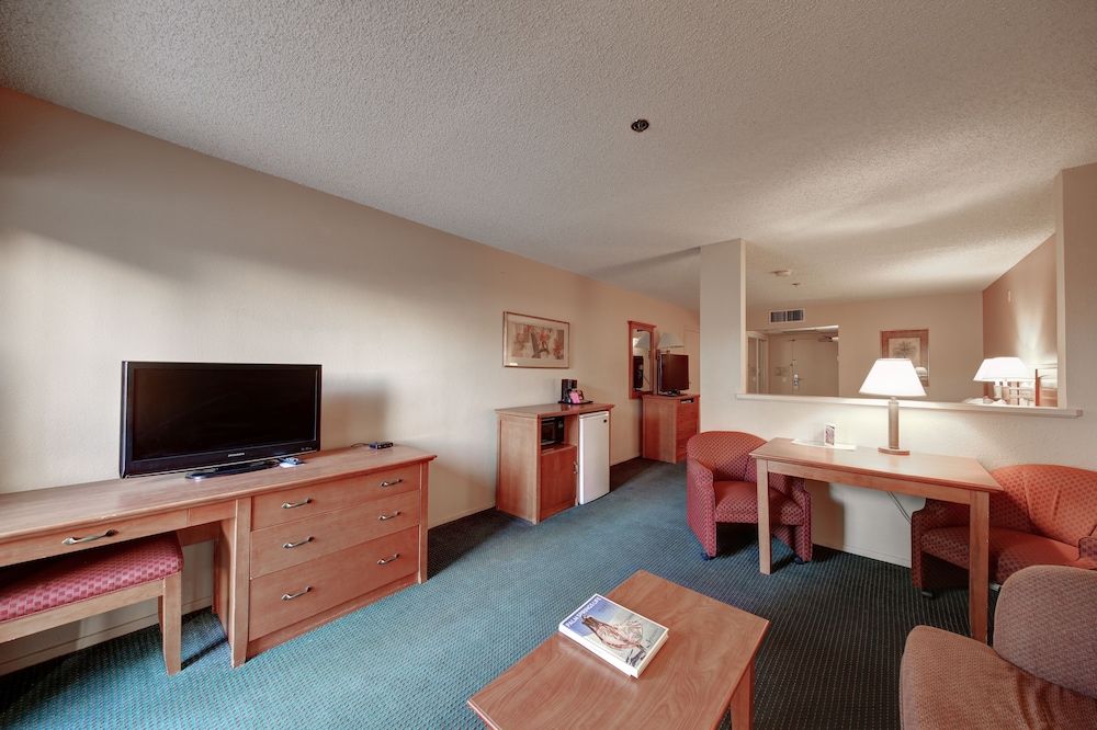 Standard Room, Multiple Beds, Mountain View, Ground Floor (Mountain View Double Mini Suite)