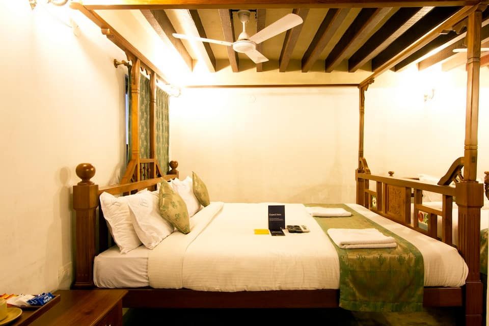 Esparan Heritage Executive Room (No Parking at Hotel) 2