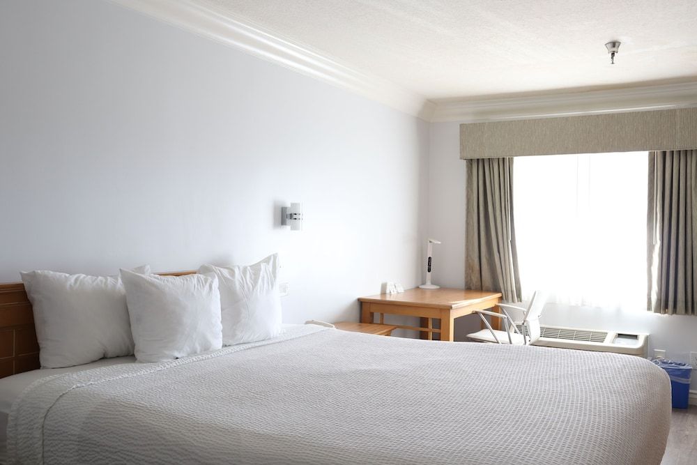 Deluxe Room, 1 King Bed, Non Smoking