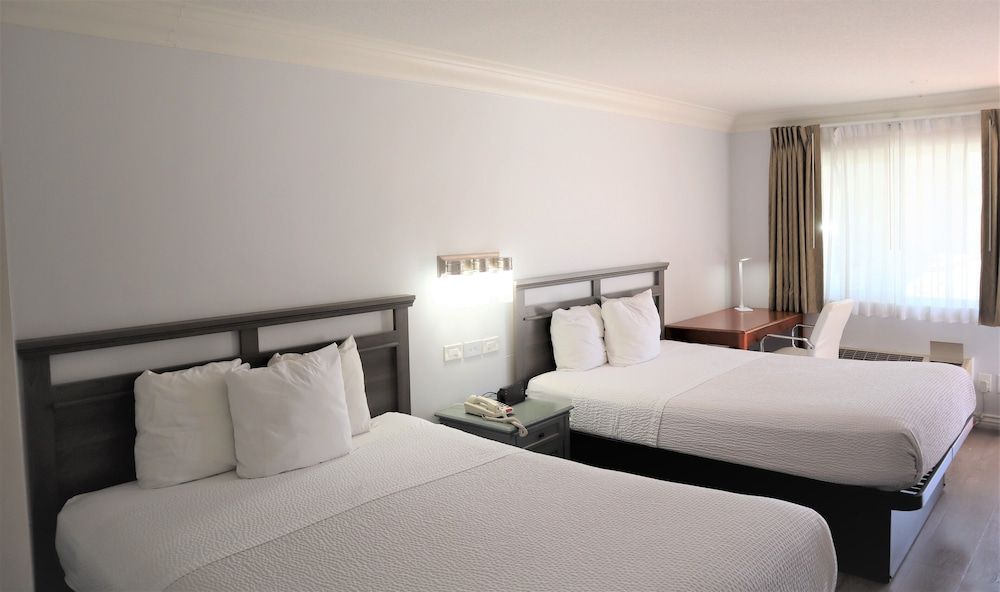 Deluxe Room, 2 Queen Beds, Non Smoking