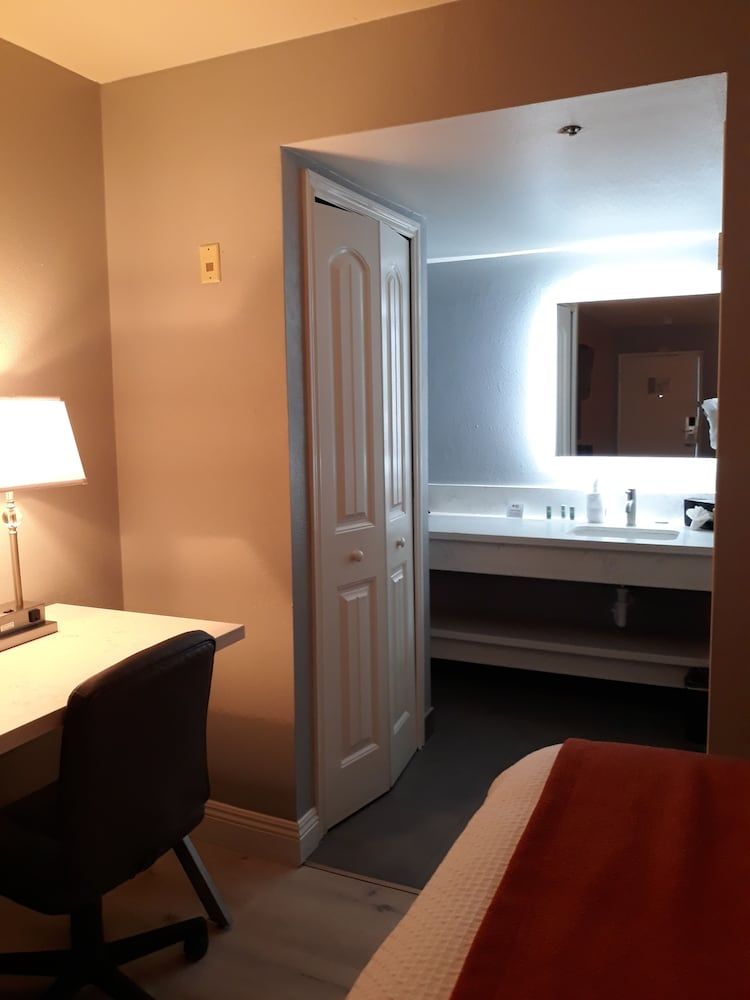 Clarion Pointe El Cajon San Diego East Standard Room, 2 Queen Beds, Non Smoking 3