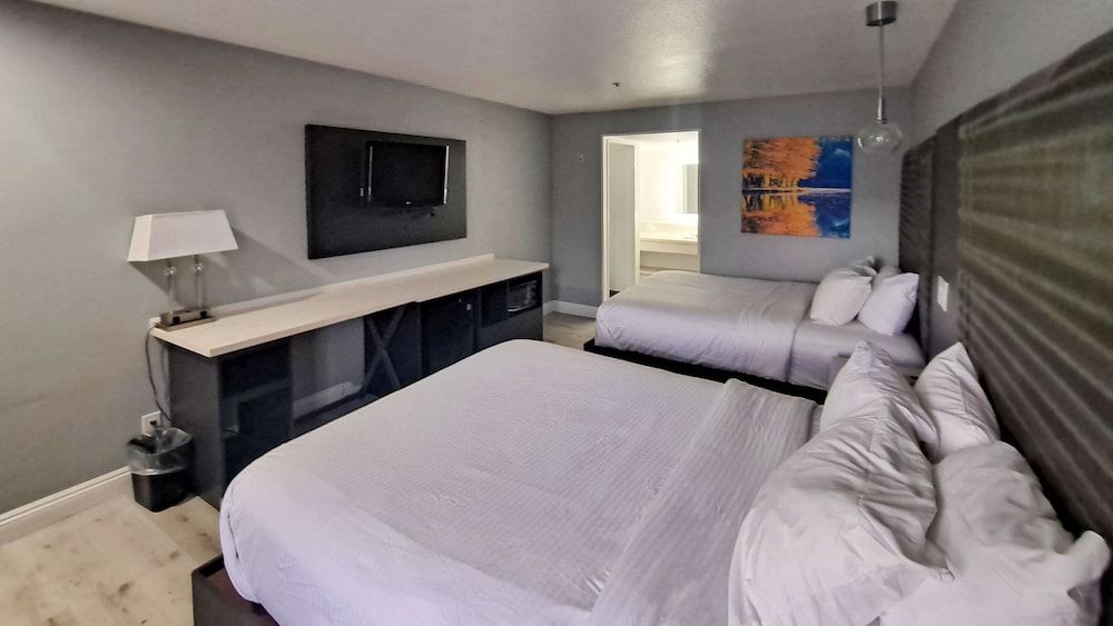 Clarion Pointe El Cajon San Diego East Standard Room, 2 Queen Beds, Non Smoking