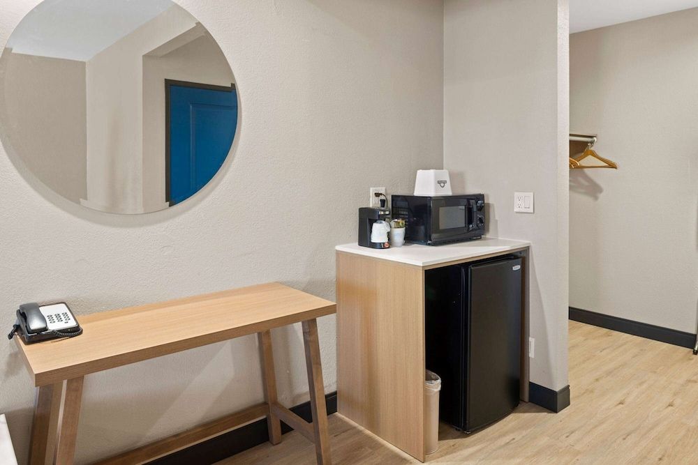 Studio Suite, 1 King Bed, Non Smoking