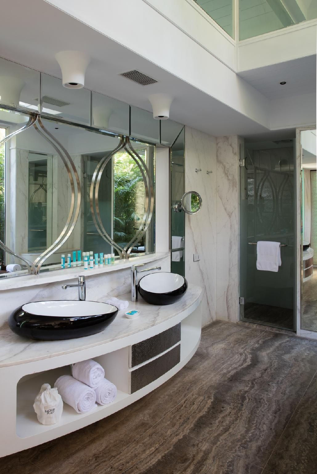Oasis Villa II, 2 Bedroom Villa, Bedroom 1: 1 King, Bedroom 2: 1 King, Seafront view