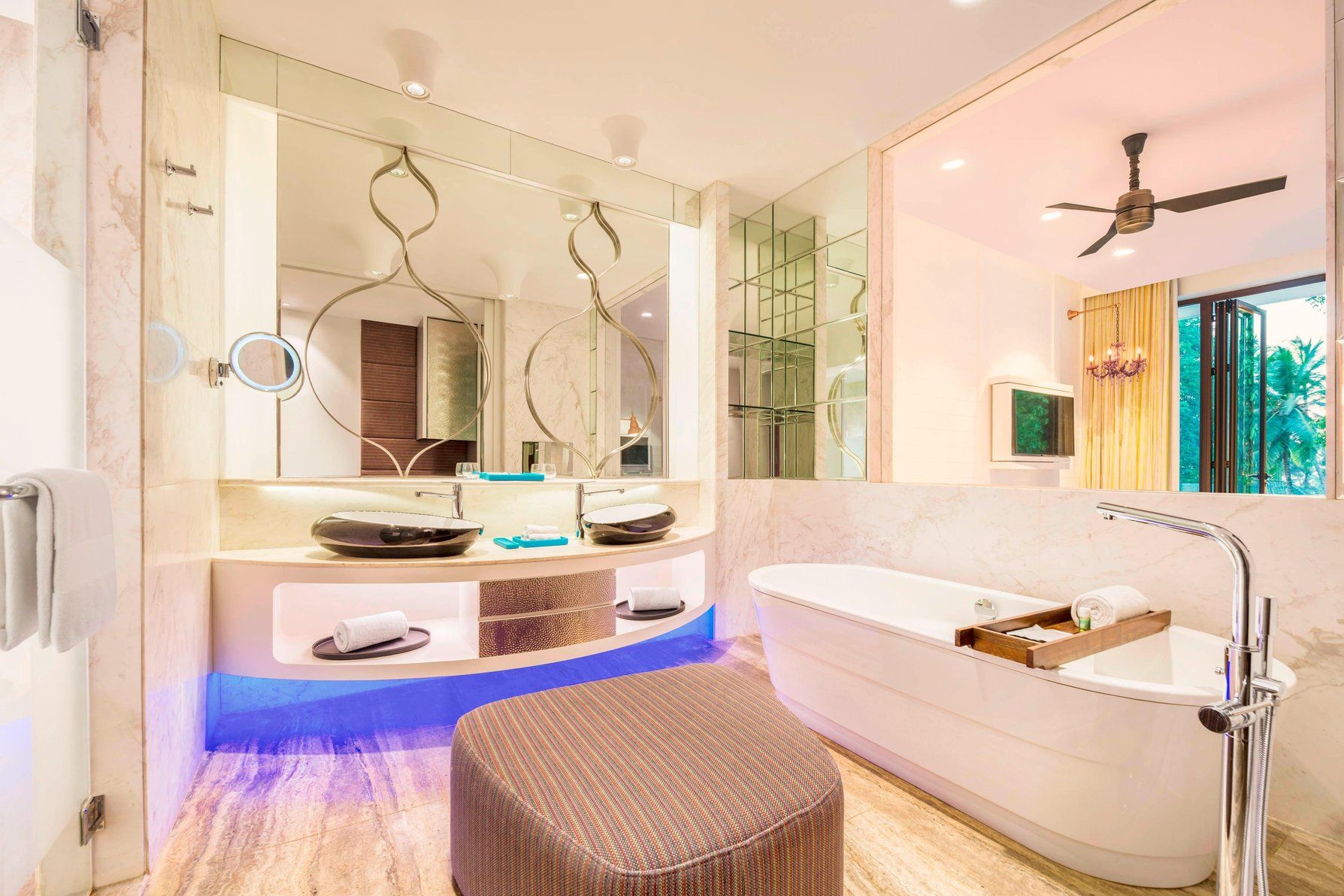 Spectacular Room - Bathroom - Tub
