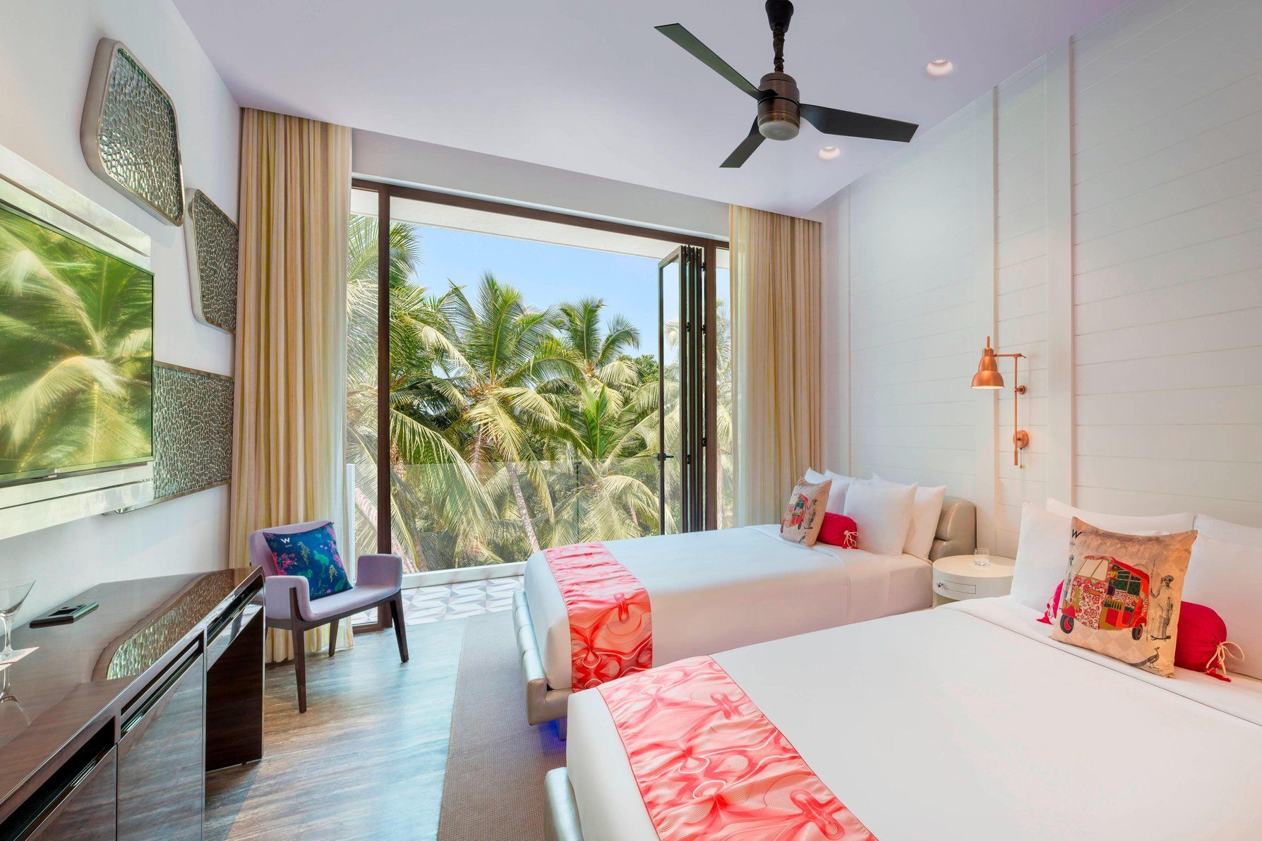 Twin/Twin Wonderful Room Twin Beds