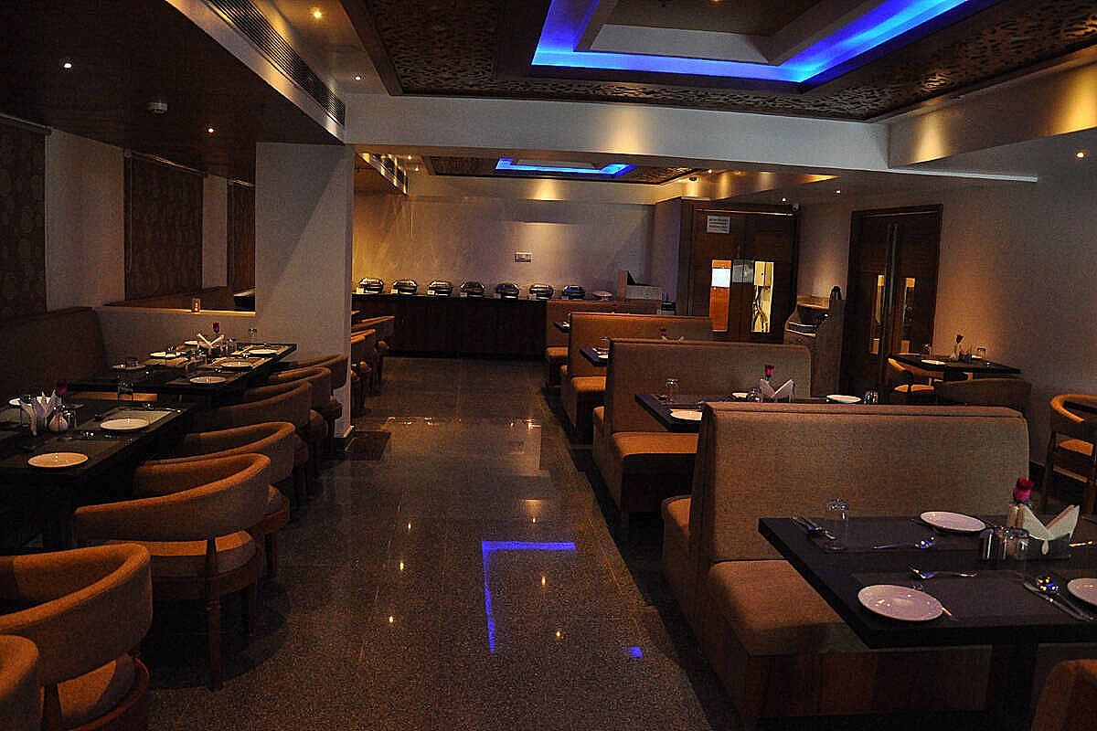 Food & Dining