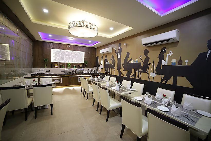 undefined Hotel Royal Inn 4