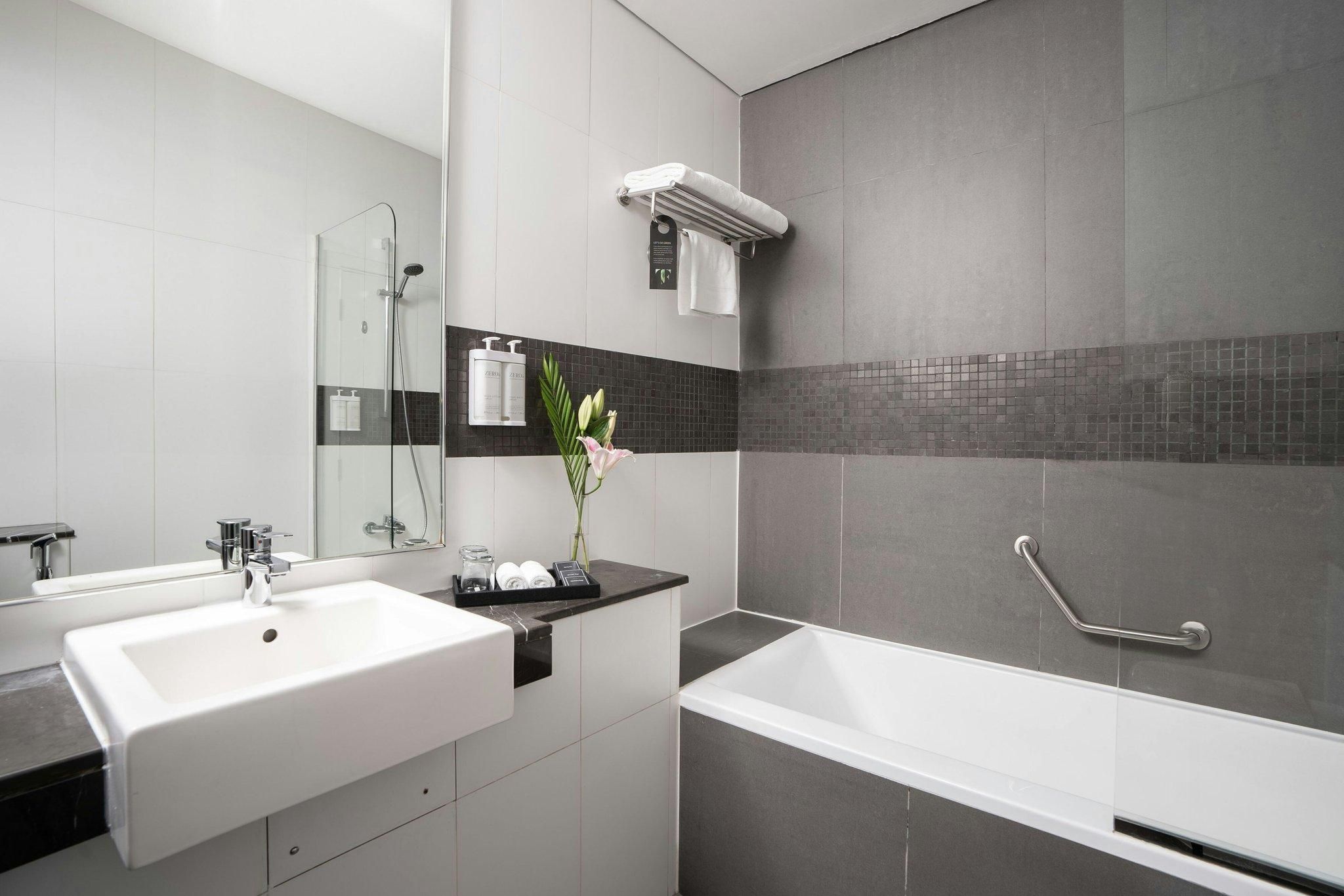 Grand Suite Soluna Access, Studio Suite, 1 King, Marina view, Balcony