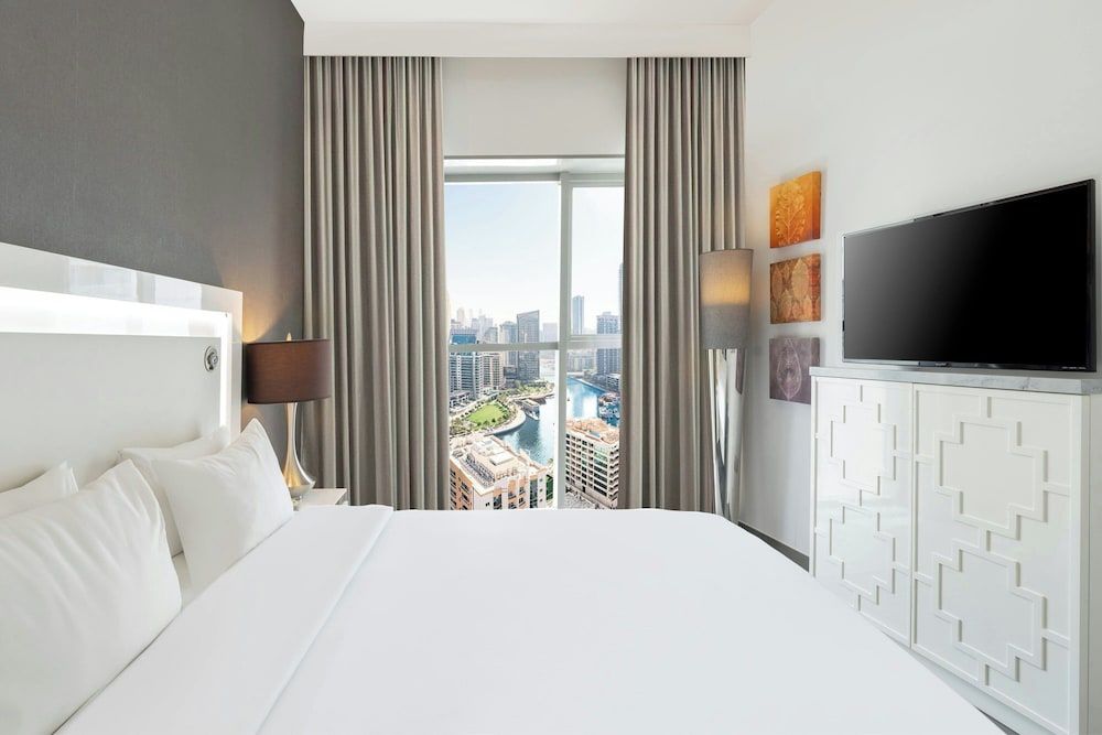 The First Collection Marina, Dubai, a Tribute Portfolio Hotel One-Bedroom King Suite with Sofa Bed and Soluna Access 2