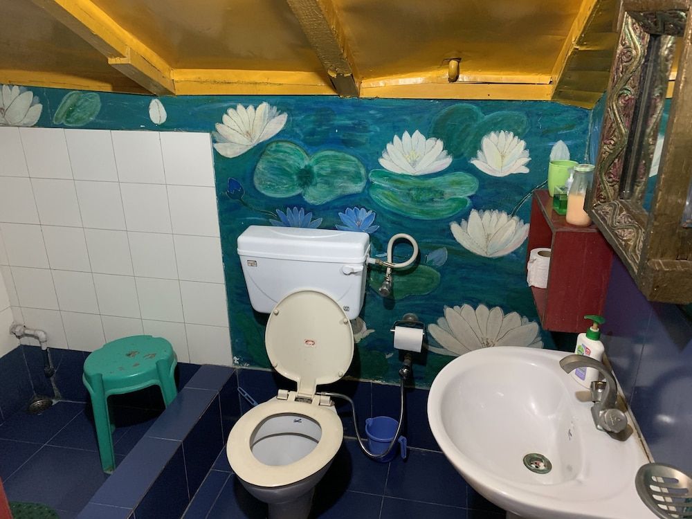 ROSASTAYS Jeolikote Standard Double Room, 1 Queen Bed, Non Smoking 7